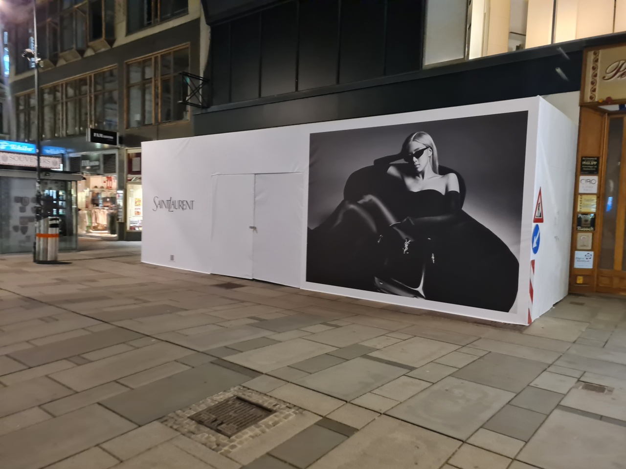 Plane Druck auf Staubwand inkl. Montage 1010 Wien